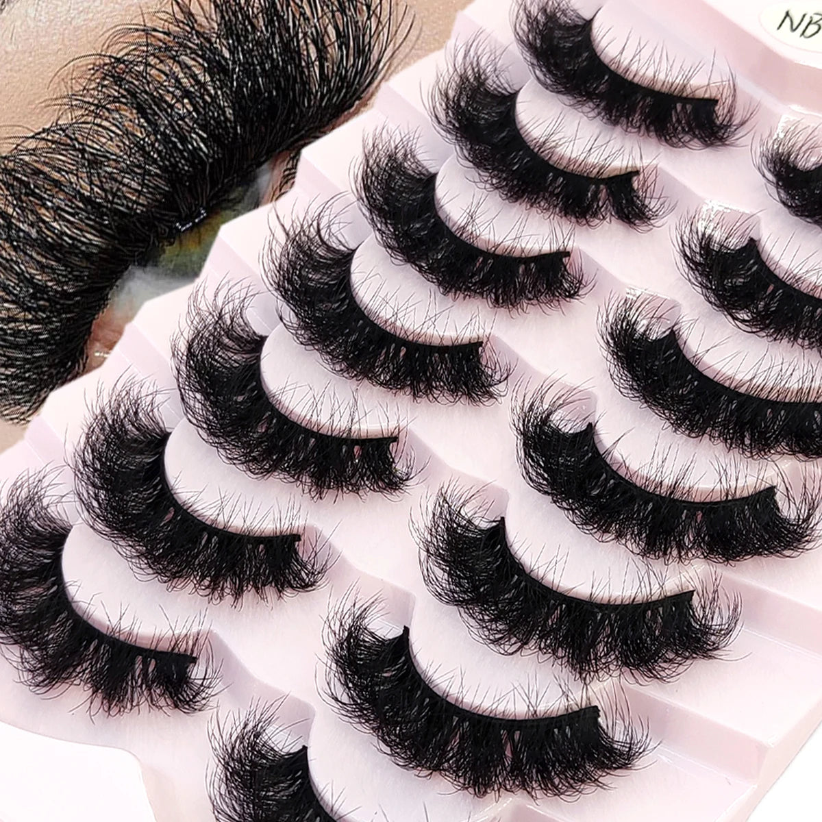 Wispy natural eyelash extension