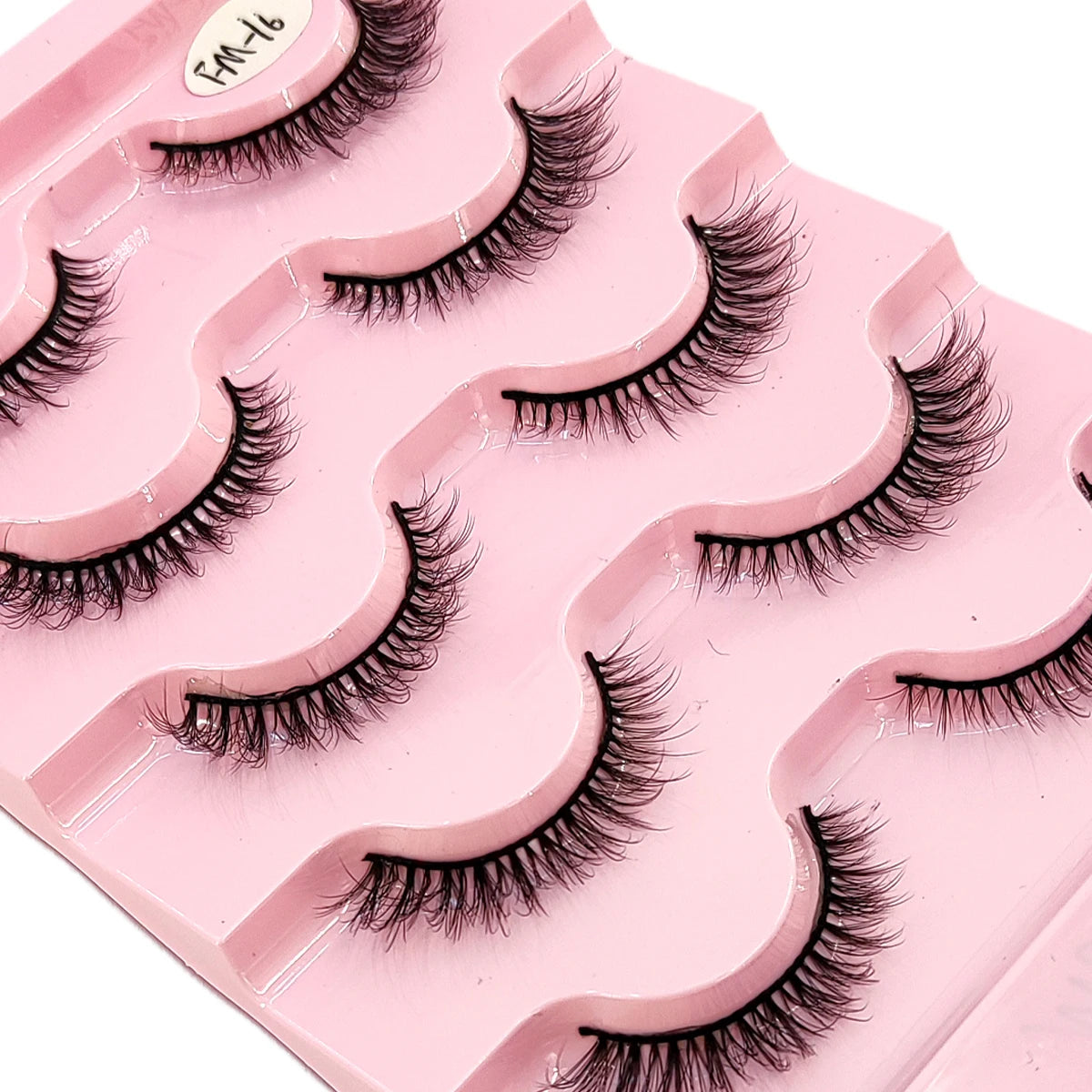 Wispy natural eyelash extension