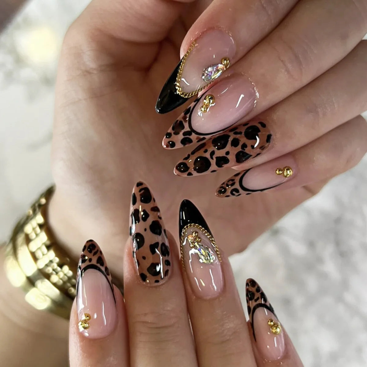 24pcs Pink Almond Press on Nails Flower Pattern