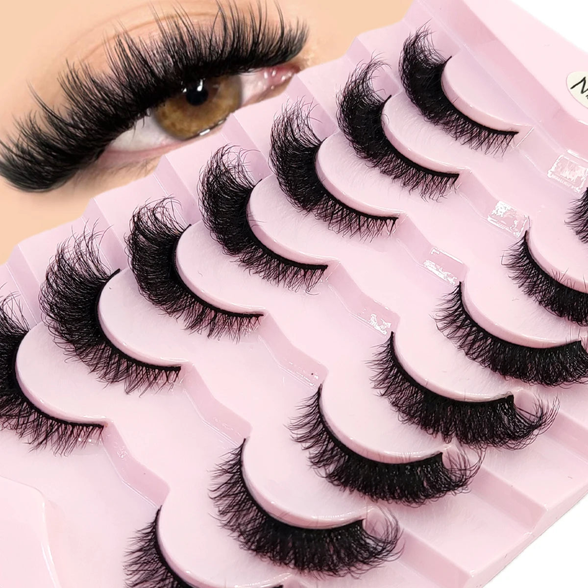 Wispy natural eyelash extension