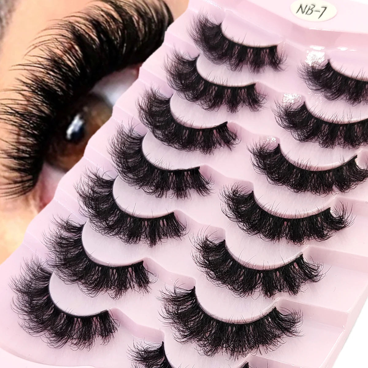 Wispy natural eyelash extension