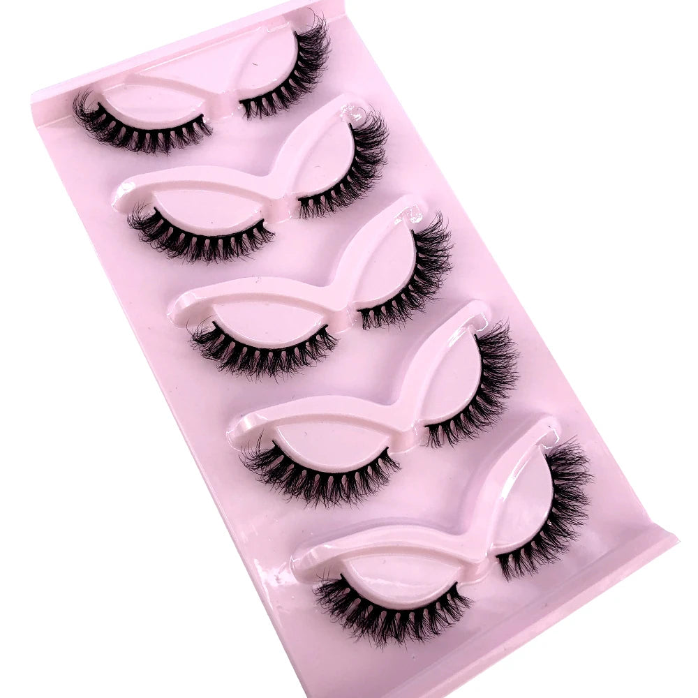 Wispy natural eyelash extension