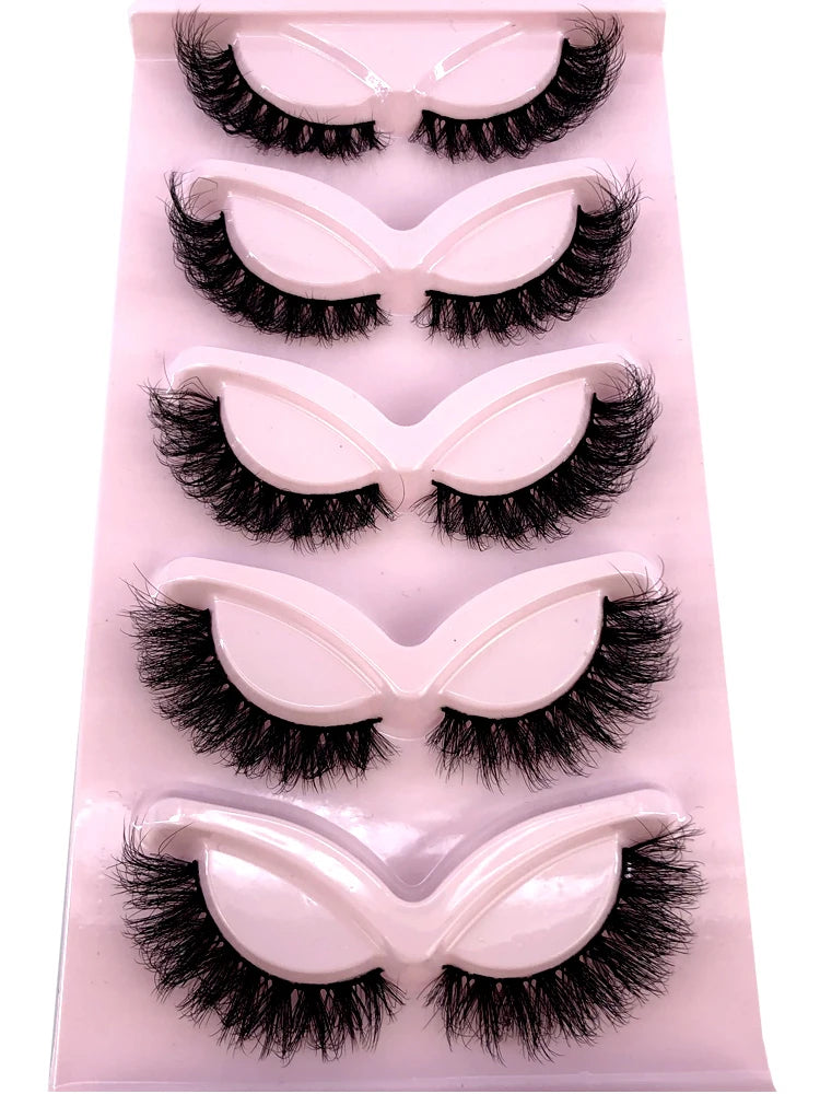 Wispy natural eyelash extension