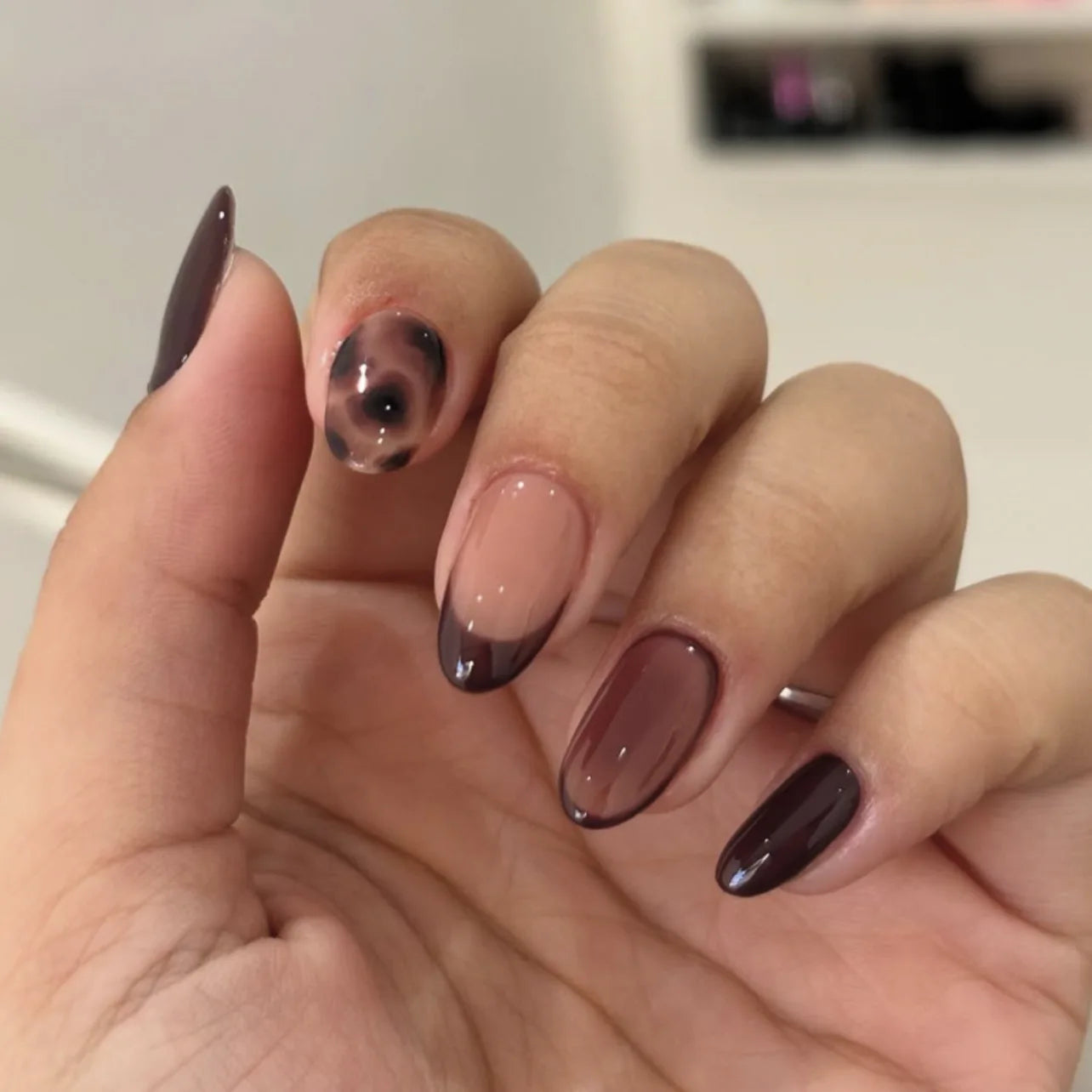 24pcs Pink Almond Press on Nails Flower Pattern