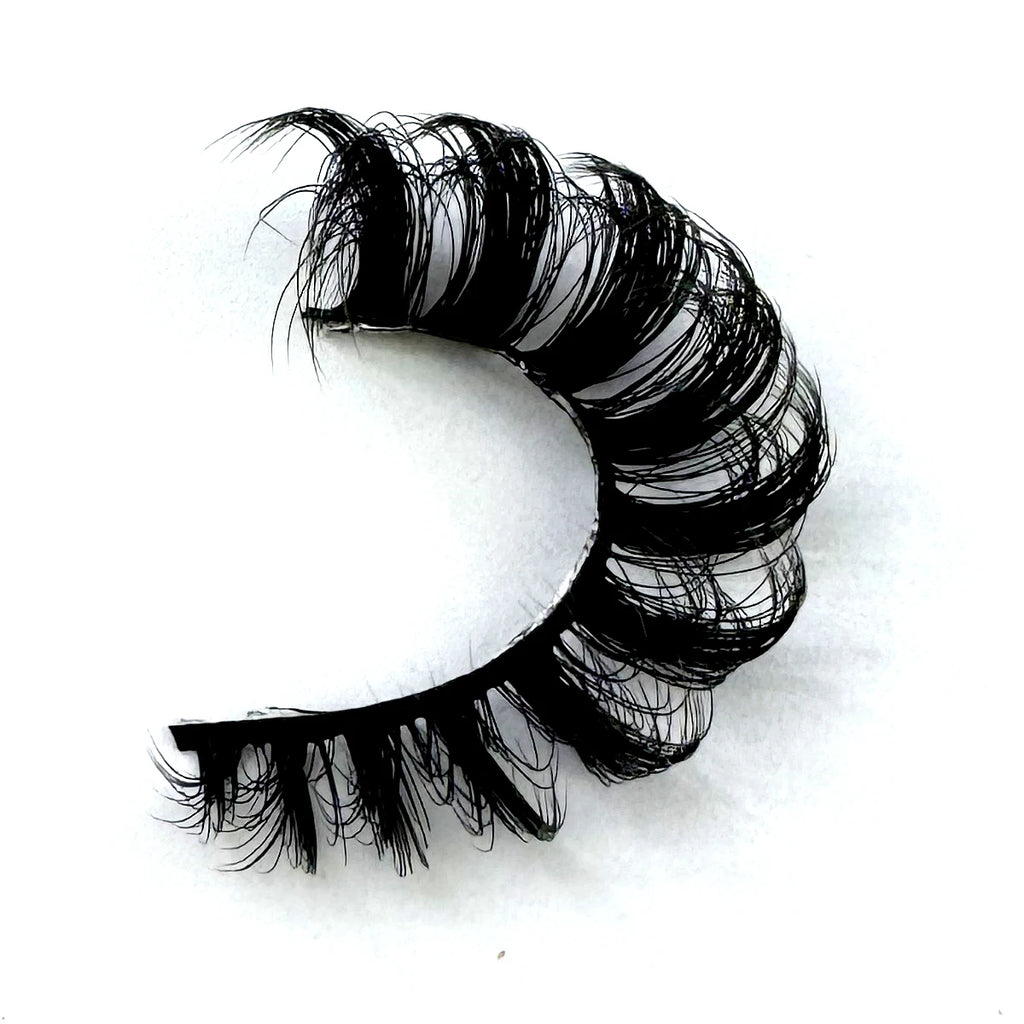 Wispy natural eyelash extension