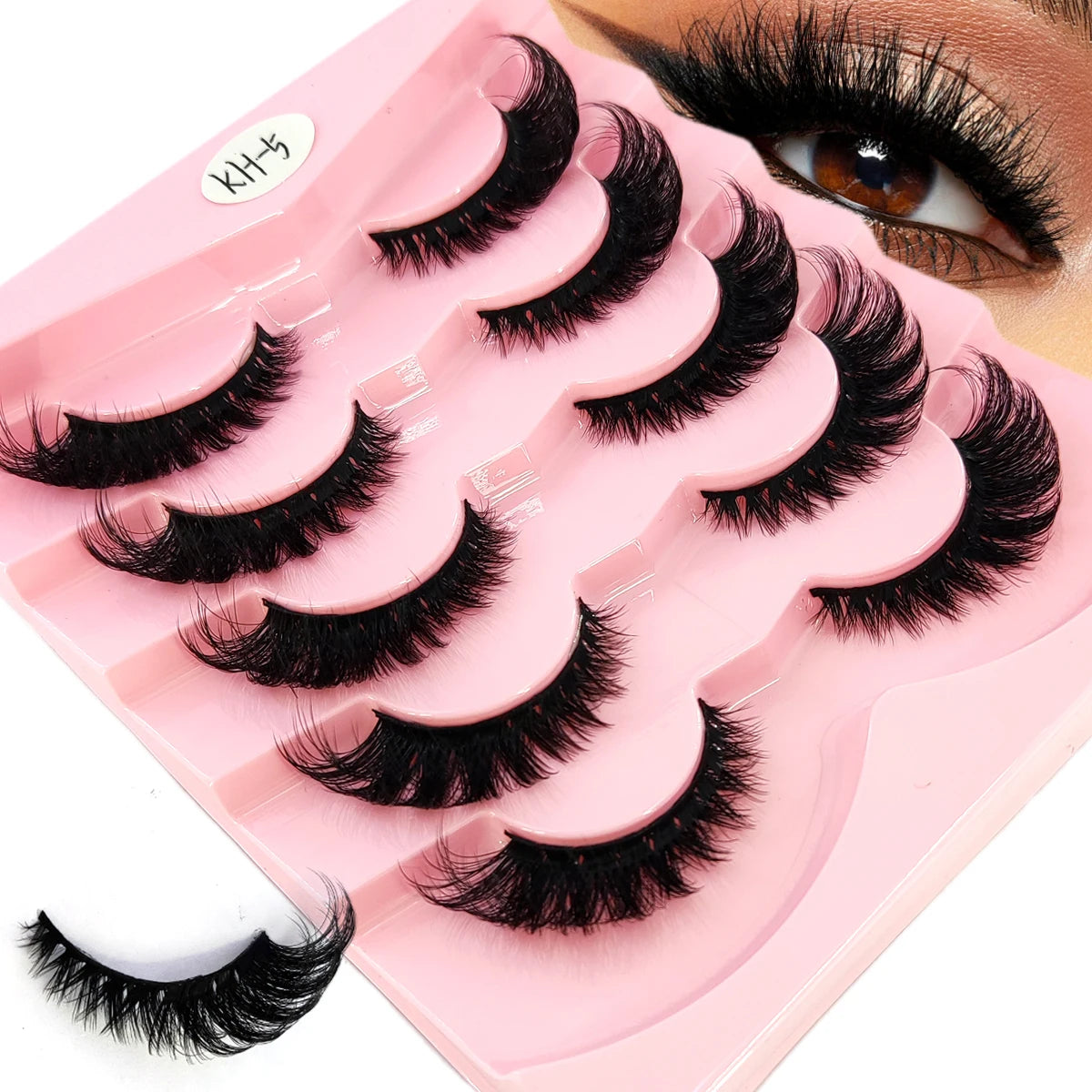 Wispy natural eyelash extension