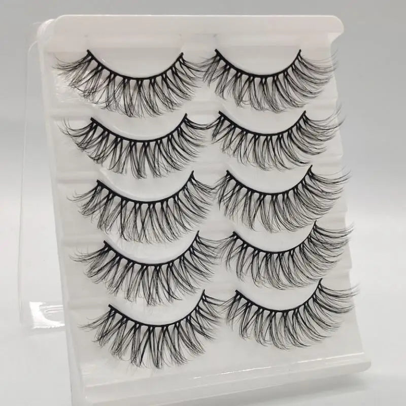 Wispy natural eyelash extension